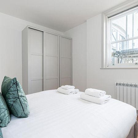 Stylish 1 Bed Flats In Soho, Next To Piccadilly Circus And Trafalgar Square Londra Esterno foto