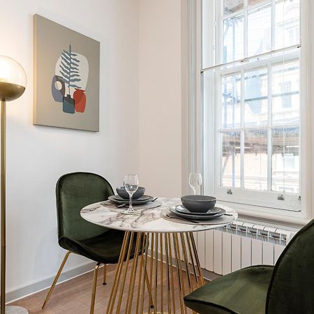 Stylish 1 Bed Flats In Soho, Next To Piccadilly Circus And Trafalgar Square Londra Esterno foto
