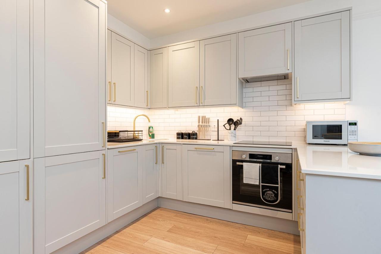 Stylish 1 Bed Flats In Soho, Next To Piccadilly Circus And Trafalgar Square Londra Esterno foto
