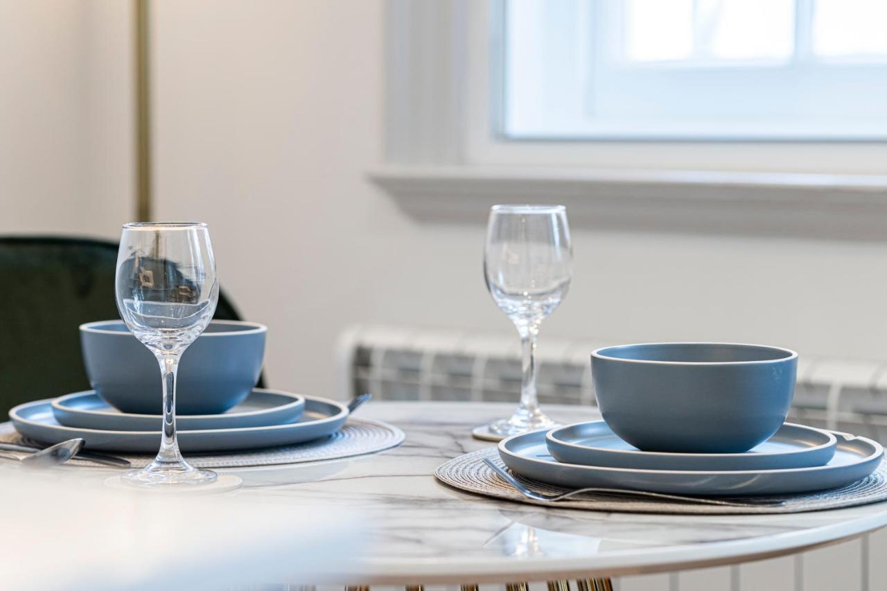 Stylish 1 Bed Flats In Soho, Next To Piccadilly Circus And Trafalgar Square Londra Esterno foto