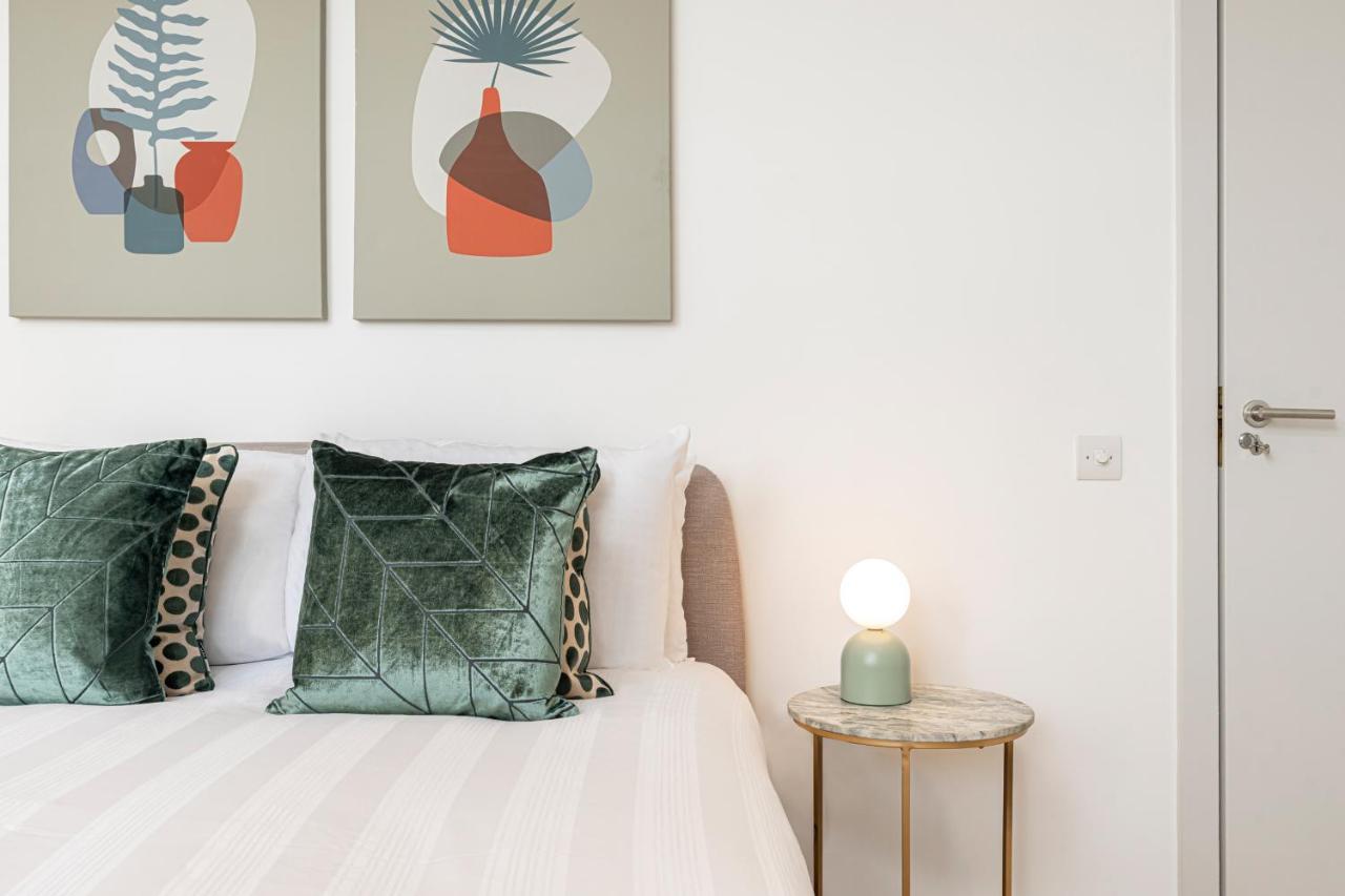 Stylish 1 Bed Flats In Soho, Next To Piccadilly Circus And Trafalgar Square Londra Esterno foto