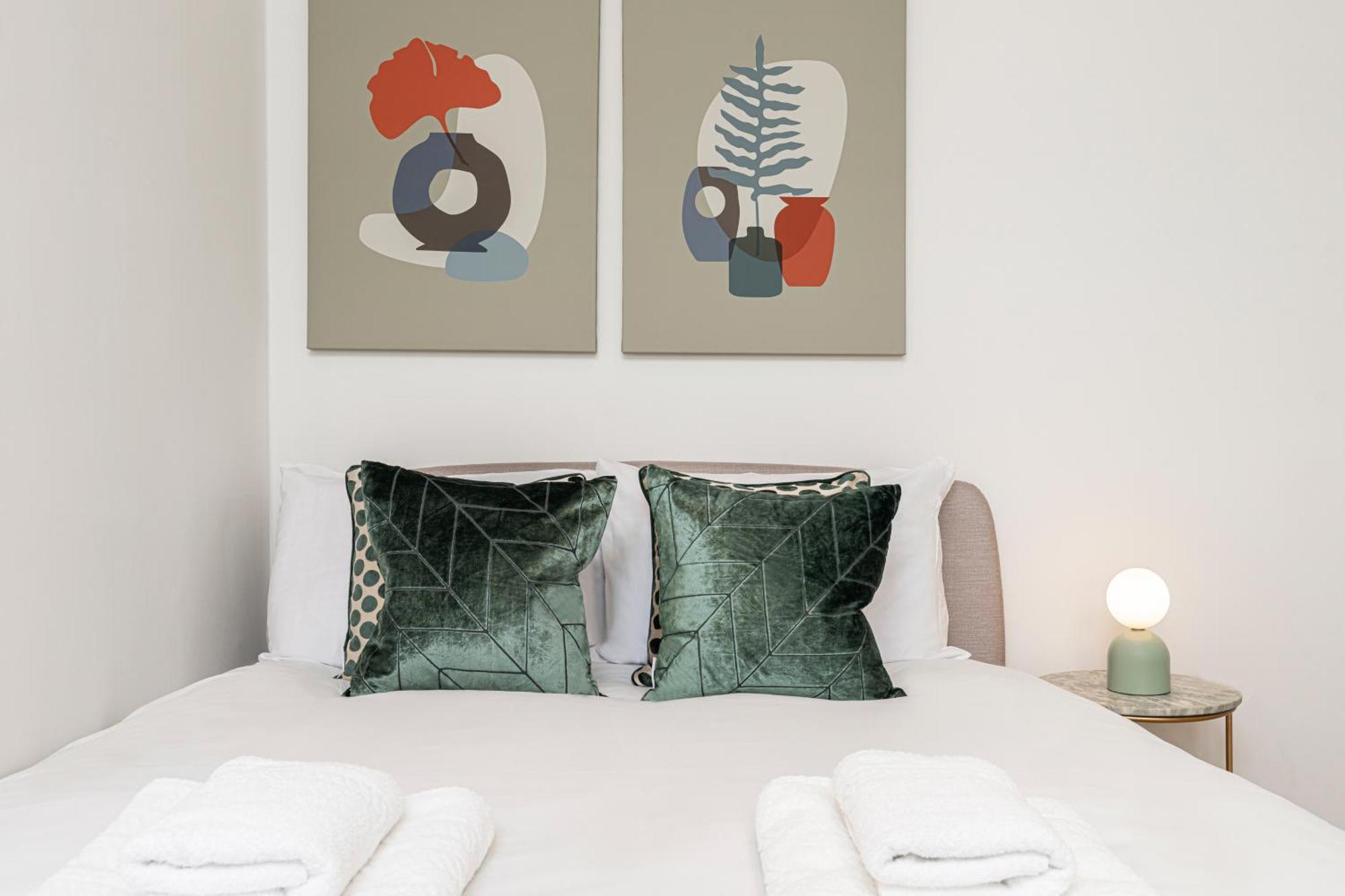 Stylish 1 Bed Flats In Soho, Next To Piccadilly Circus And Trafalgar Square Londra Esterno foto