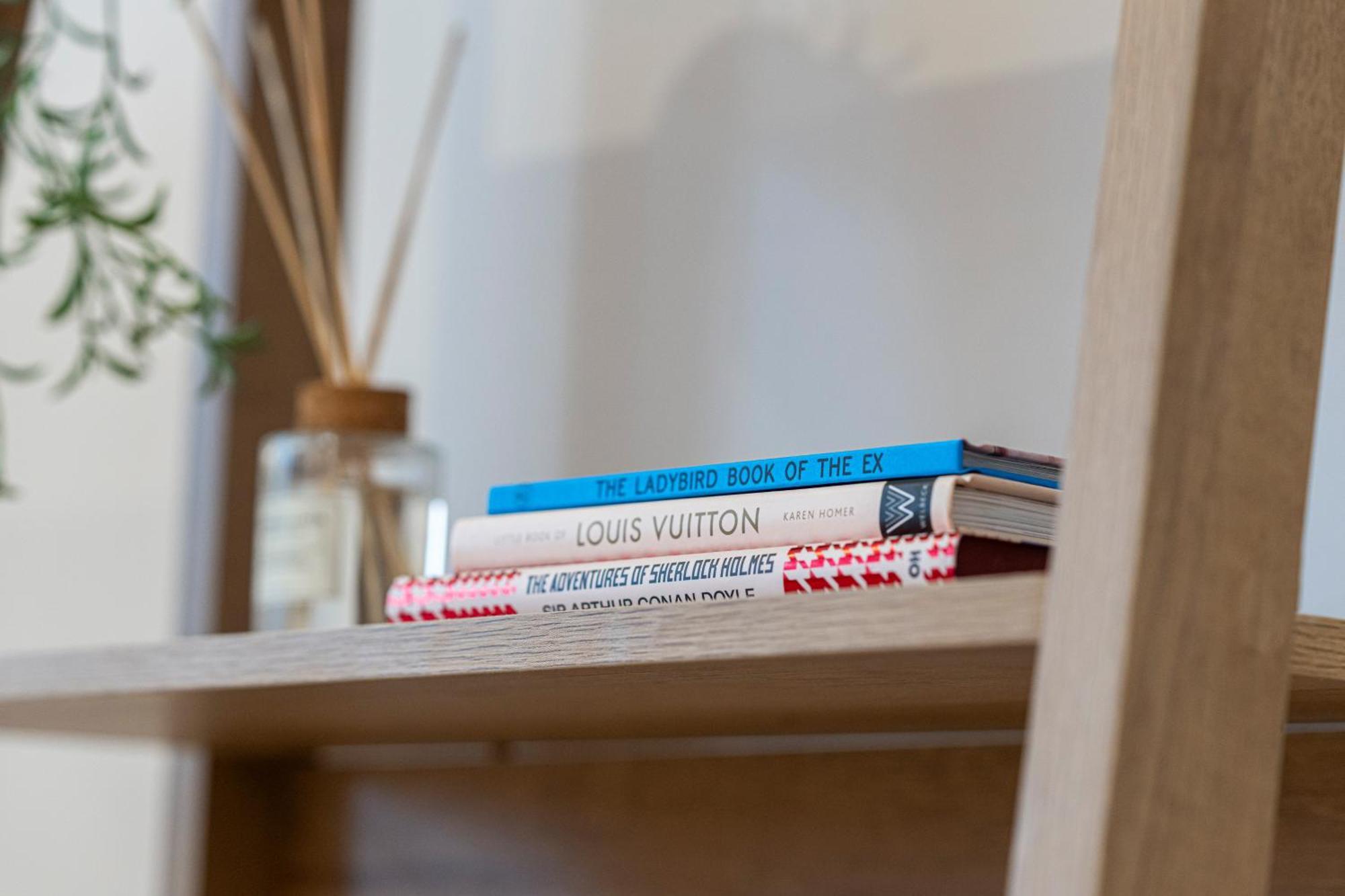 Stylish 1 Bed Flats In Soho, Next To Piccadilly Circus And Trafalgar Square Londra Esterno foto